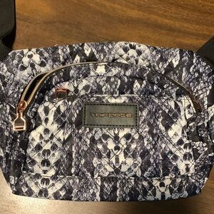 Triforce, 3 pocket Fanny pack.